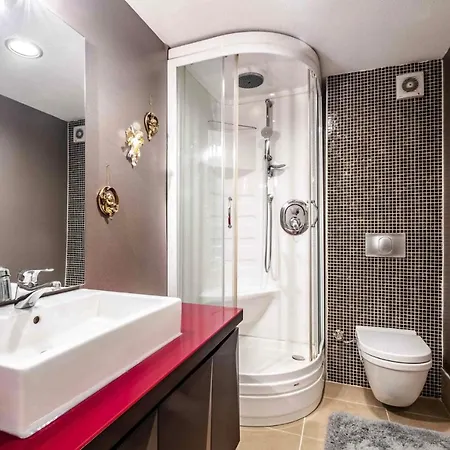 Luxury Flat In Atasehir Daire